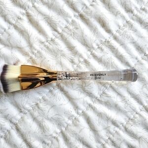 It. Cosmetics Heavenly Luxe Superstar Flawless Foundation Makeup Brush